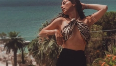VODITELJKA POKAZALA IZVAJANO TELO! Marija Egelja oduševila figurom, duge noge dolaze do izražaja, a ona nikad provokativnija (FOTO)