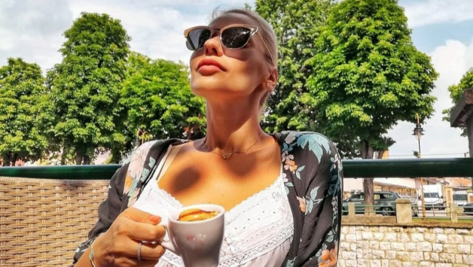 ON SE SIGURNO ODSELIO! U jeku priča da joj je brak pukao, komšije govorile o Mariji Veljković: Beži da je neko ne pita za razvod!