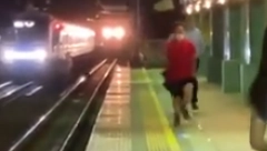 NAPAD U TOKIJU!  Ima ranjenih, napadač u bekstvu! (VIDEO)