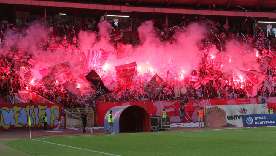 KOSOVO - SRBIJA Navijači Zvezde i Olimpijakosa pevali zajedno (VIDEO)