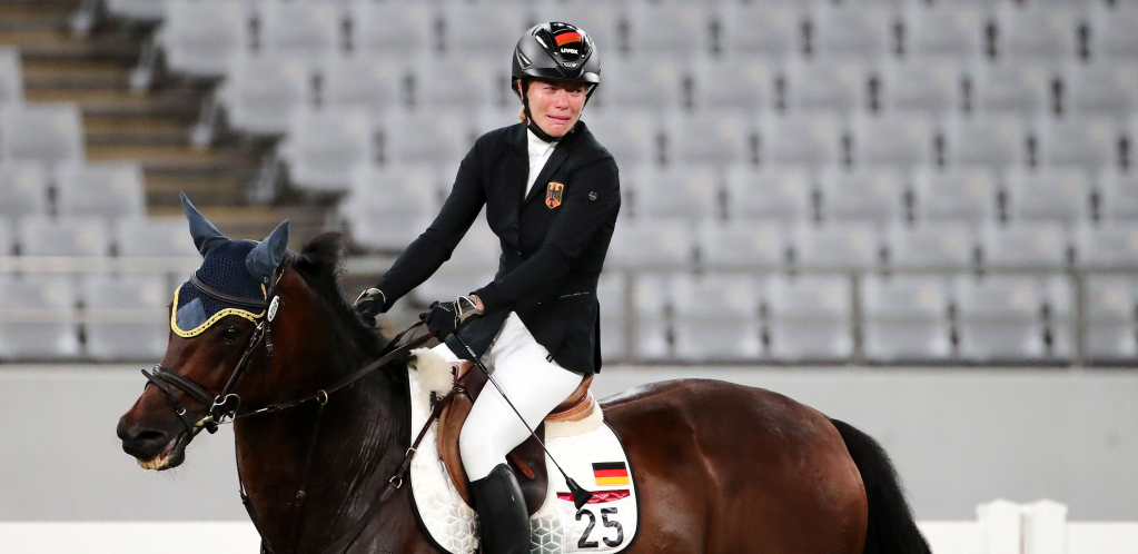 NOVI SKANDAL NA OLIMPIJSKIM IGRAMA! Nemica diskvalifikovana jer je udarila konja!