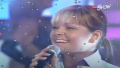 PREDVIĐALI SU JOJ BLISTAVU KARIJERU Naša pevačica se nakon užasne saobraćajke povukla sa scene, pala u depresiju, a danas izgleda neprepoznatljivo! (FOTO)