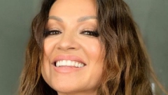 SKINULA SE NINA BADRIĆ Pevačica u provokativnom izdanju pokazala čime raspolaže, pozom mami na greh (FOTO)