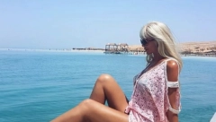 TELO KAKVO NEMAJU NI DUPLO MLAĐE DEVOJKE Jami se skinula u šestoj deceniji i pokazala izvajanu figuru od koje zastaje dah (FOTO)