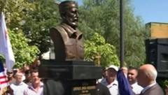 SRBI PAMTE SVOG VOĐU OTPORA Otkriven spomenik Čiča Draži! (VIDEO)