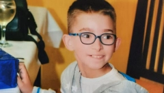 POMOZIMO MALOM NOVAKU DA POBEDI Uprkos strašnoj dijagnozi, samohrani otac se ne predaje u borbi za svog sina