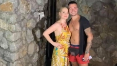 POČELO SLAVLJE! VOLELA BIH DA BUDEM BAKA, EVO KRENULO JE OD MIRKA Sanja Đorđević stigla kod Goce na veselje! (VIDEO)