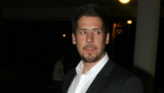 NIKOLA ROKVIĆ ODUSTAO OD PRODAJE TVITER NALOGA! Iznenadiće vas i raznežiti pravi razlog za ovakvu pevačevu odluku!