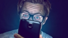 U PROBLEMU SMO Zavisnost od telefona širi se kao epidemija: OVO su simptomi koje ne smete da ignorišete!