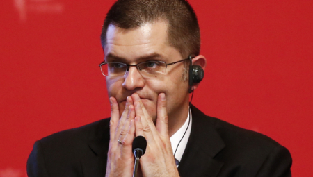 SKANDAL NA SRPSKOJ POLITIČKOJ SCENI: Vuk progoni saradnicu zbog ljubavi s naprednjakom!