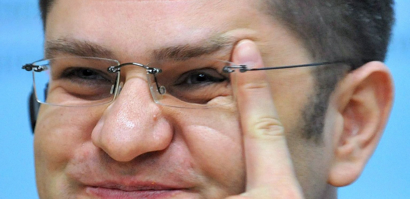 ŠTA MU JE? Jeremiću više niko ne valja, prvo napao Kineze, a sada udario i na Amerikance! (FOTO)