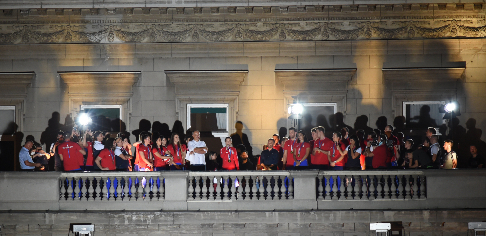 BEOGRAD DOČEKAO SVOJE HEROJE! Vesić: Oni su naš ponos!
