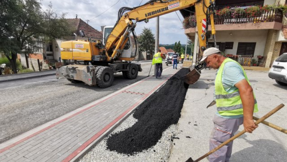 SRPSKO SELO DOBILO VEZU SA SVETOM Najveća investicija u proteklih pola veka