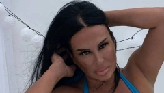 MARTA SAVIĆ SE VRATILA U SRBIJU NAKON GODINU DANA! Pevačicu sačekali ćerka i zet, a evo šta je imala da kaže posle duže medijske pauze