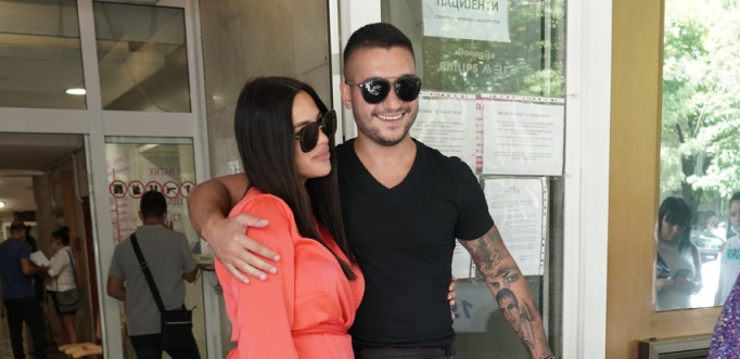 KREVETAC KAO IZ BAJKE! Mirko i Bojana pokazali nestvarno lepu sobu za naslednika, a tek kad vidite šta piše na jastuku za mališana! (FOTO)