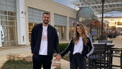 BIVŠI KOŠARKAŠ ZVEZDE STAO NA "LUDI KAMEN" Reprezentativac se oženio lepom Aleksandrom, venčanje kao iz bajke uz posebnu poruku! (FOTO)