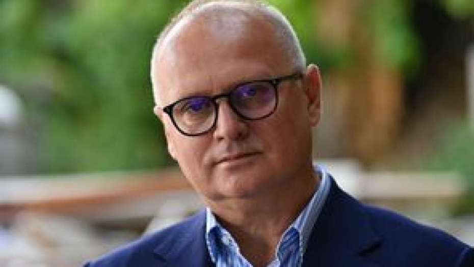 GORAN VESIĆ NE KRIJE ODUŠEVLJENJE Vredne nagrade za pisce sa pozamašnim novčanim iznosom, evo koliko će novca dobiti