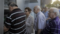 SUTRA POČINJE ISPLATA PENZIJA Novac leže na račun, evo ko je prvi na septembarskom spisku