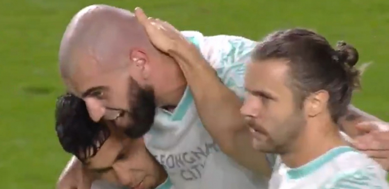 BIVŠI REPREZENTATIVAC SRBIJE ZABLISTAO Golčinom rešio derbi (VIDEO)