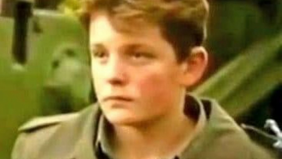 SPOMENKO JE IZ KLUPE OTIŠAO NA RATIŠTE Najmlađi odlikovani borac Vojske RS poginuo je sa 14 godina, tukli su ga mecima, a on je govorio nešto što se ne zaboravlja!(VIDEO)