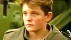 SPOMENKO JE IZ KLUPE OTIŠAO NA RATIŠTE Najmlađi odlikovani borac Vojske RS poginuo je sa 14 godina, tukli su ga mecima, a on je govorio nešto što se ne zaboravlja!(VIDEO)