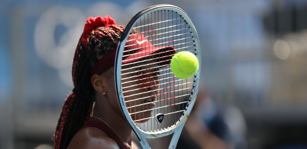 SVE ZBOG NAVIJAČA Obezbeđenje je pokušalo da je zaustavi, ali se ona snašla (FOTO)