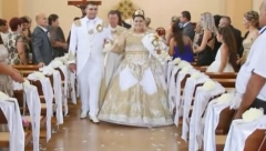 SVADBA KOJA JE FASCINIRALA SVET Sijalo zlato, brojale se pare, a mladenci su nečim iznenadili sve!(VIDEO)