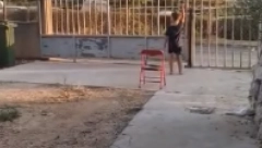 MALI NIKO ODUŠEVIO JE VATROGASCE NA HVARU Postao zvezda drušvenih mreža jer je satima radio nešto za pohvalu!(VIDEO)