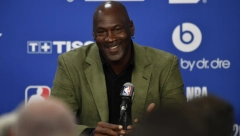 NIJE MU BAŠ DRAGO Košarkašku legendu pitali o vezi njegovog sina sa 16 godina starijom partnerkom, njegov odgovor sve iznenadio