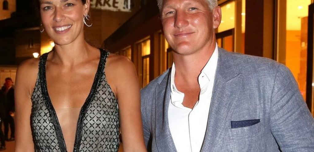 SVI SU GLEDALI SAMO U NJU: Ana Ivanović u dugačkoj haljini sa dubokim dekolteom,  pokazala šta je glamur i elegancija