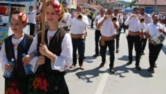 STRANCI I NAŠI SE VESELILI KAO JEDNO TELO Oko 50.000 ljudi prošlo kroz Guču za vikend!