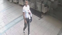 KAMERE SNIMILE LOPOVA IZ NIŠA Iskoristio nepažnju obezbeđenja pa izneo pazar!