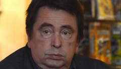 OGLASIO SE LANE GUTOVIĆ IZ BOLNICE NAKON VESTI DA JE KRITIČNO Glumac ne može da govori!