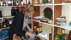 MIRA JE BILA SKORO NEPOKRETNA, PA DOŽIVELA ČUDO: Ponovo je prohodala, a trvdi da joj je ova biljka pomogla (FOTO)