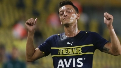 NEMAC NE MIRUJE Ozil želi da napusti Fenerbahče, ima ponude sa dve strane sveta