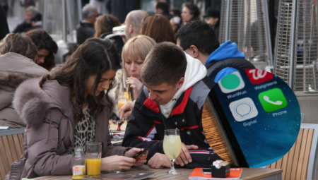 VREDIM KOLIKO LAJKOVA IMAM Stručnjaci upozoravaju roditelje na opasnost od društvenih mreža