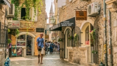 PREDLOŽENO OBAVEZNO TESTIRANJE NAKON LETOVANJA Budva po glavi stanovništva trenutno najzaraženiji grad na svetu