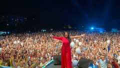 Dragana Mirković ODUVALA Kragujevac! Folk carica oborila rekord u najvećem gradu Šumadije! (FOTO/VIDEO)