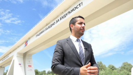 TOMISLAV MOMIROVIĆ Deonica brze pruge od Beograda do Novog Sada biće završena do kraja godine