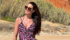 DRAGANA KOSJERINA NAPRAVILA POMETNJU SVOJIM DEKOLTEOM! Društvene mreže gore, svi komentarišu šta se nalazi ispod sakoa! (FOTO)