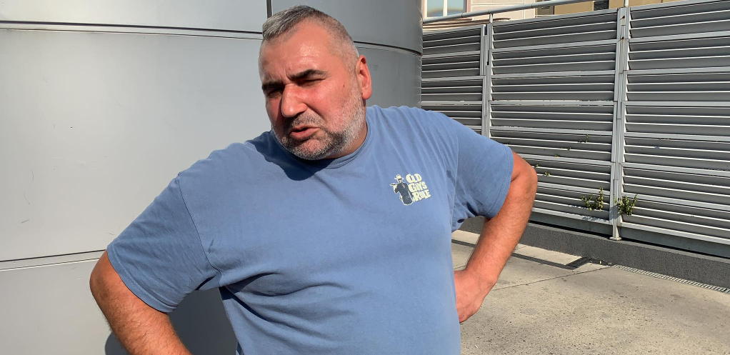 MIKI ĐURIČIĆ STIGAO U DOM KARIĆA Zajedno sa ženom došao nakon Karićevog izlaska, otkriveno šta se sve dešavalo Stefana u zatvoru!