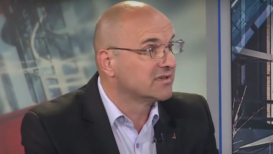 EKSTREMISTI NAJAVLJUJU NOVO DIVLJANJE Ekipa oko Bore Novakovića pokušaće sutra na protestima da izazove incidente