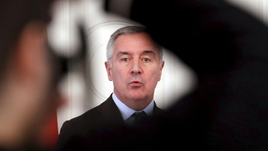 MILOVA POSLANICA HTELA DA UNESE DROGU U SRBIJU Ostali Crnogorci ipak mogu da se vrate kući u Beograd, ali bez nezakonitog prtljaga