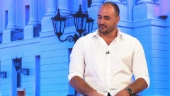 ISPLIVALE PRVE FOTKE ALENA NAKON TRANSPLANTACIJE KOSE Nema više zaliske, izgleda kao drugi čovek!