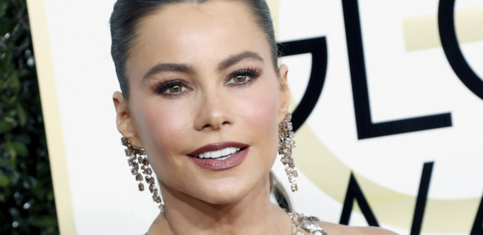 SOFIJA VERGARA POTPUNO GOLA Lepa glumica pratiocima čestitala nacionalni dan kafe