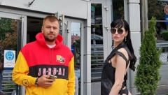 JANJUŠ MUVA DENIZ DEJM, MAJA ĆE POBESNETI Zvao je pred svima, hoće da je vodi kod majke u Prijepolje! (VIDEO)