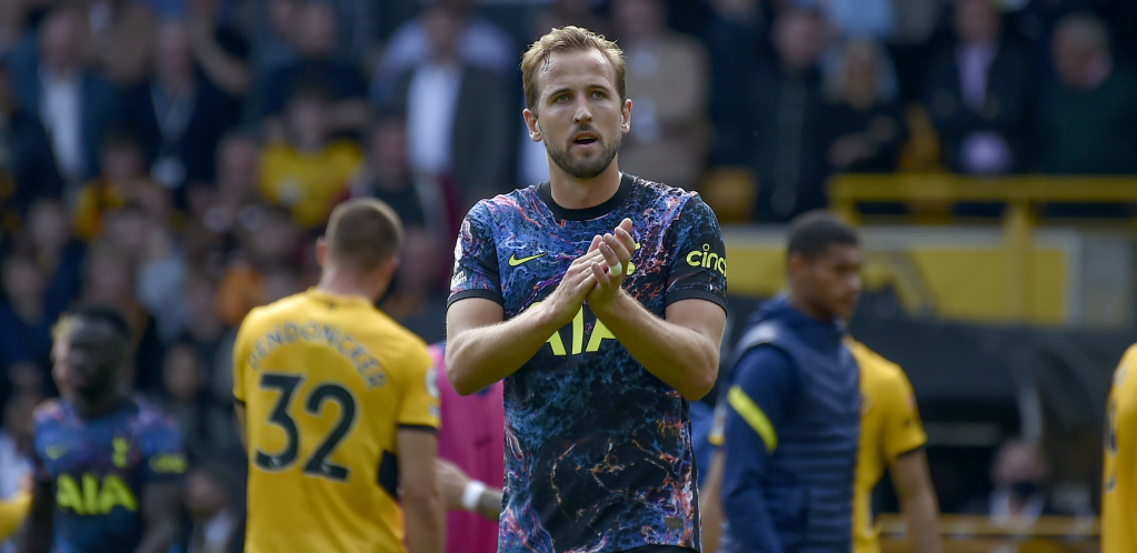 IGRA NERAVA Neposredno pred let, Totenhem sve stopirao i "zarobio" Kejna u automobilu