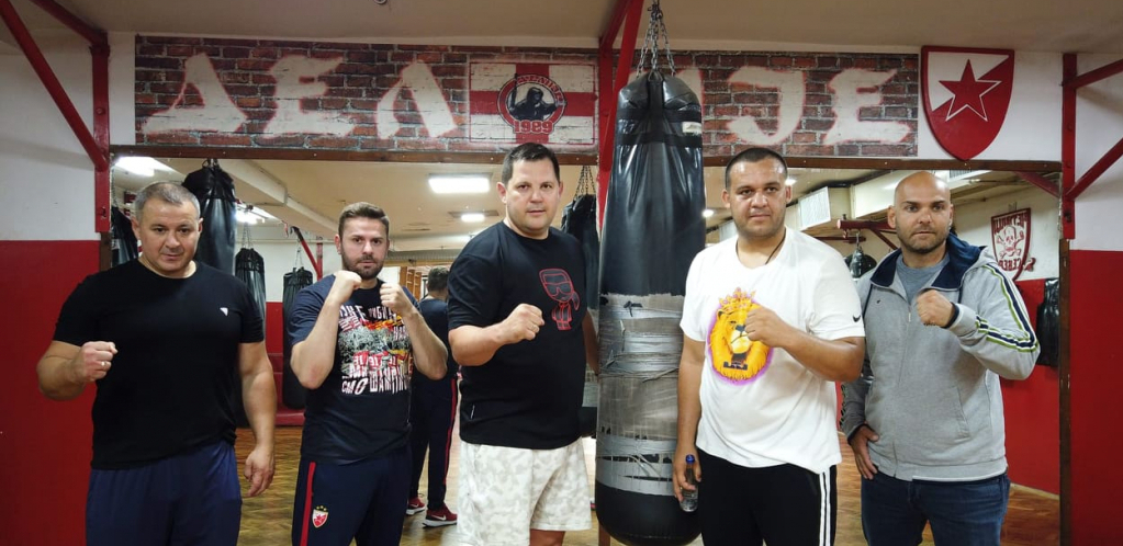 VIŠE OD SPARINGA Sudar bokserskih titana na "Marakani": Borovčanin protiv Kremleva (VIDEO)