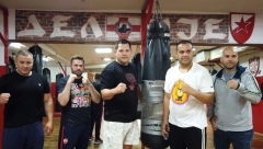 VIŠE OD SPARINGA Sudar bokserskih titana na "Marakani": Borovčanin protiv Kremleva (VIDEO)