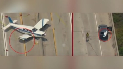 AVION SE ZABIO U AUTOMOBIL Žena sa malim detetom doživela šok!(VIDEO)